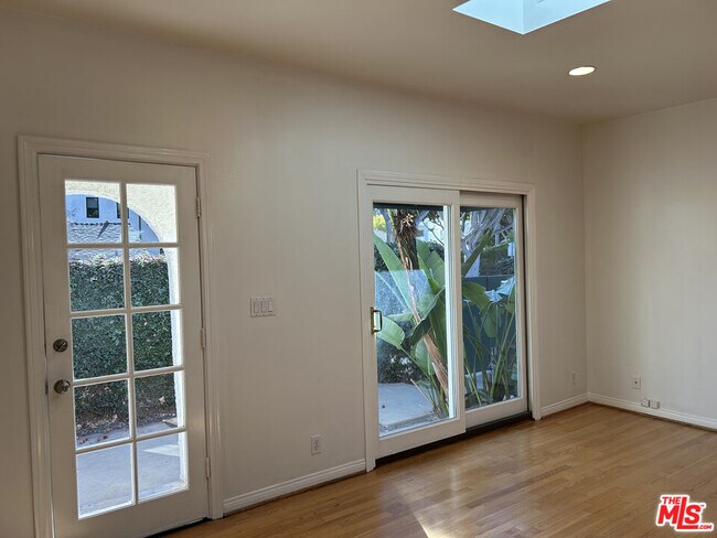 Photo - 8711 Sherwood Dr