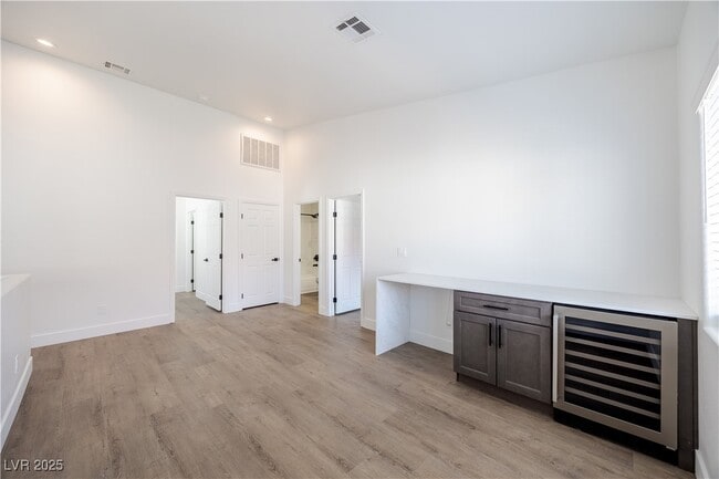 Photo - 540 W Horizon Ridge Pkwy