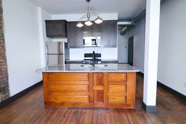 Photo - 2611 Short Vine St