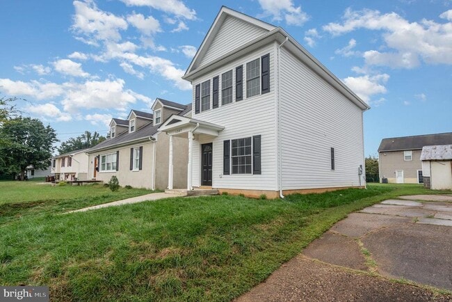 Photo - 1307 Cardwell St