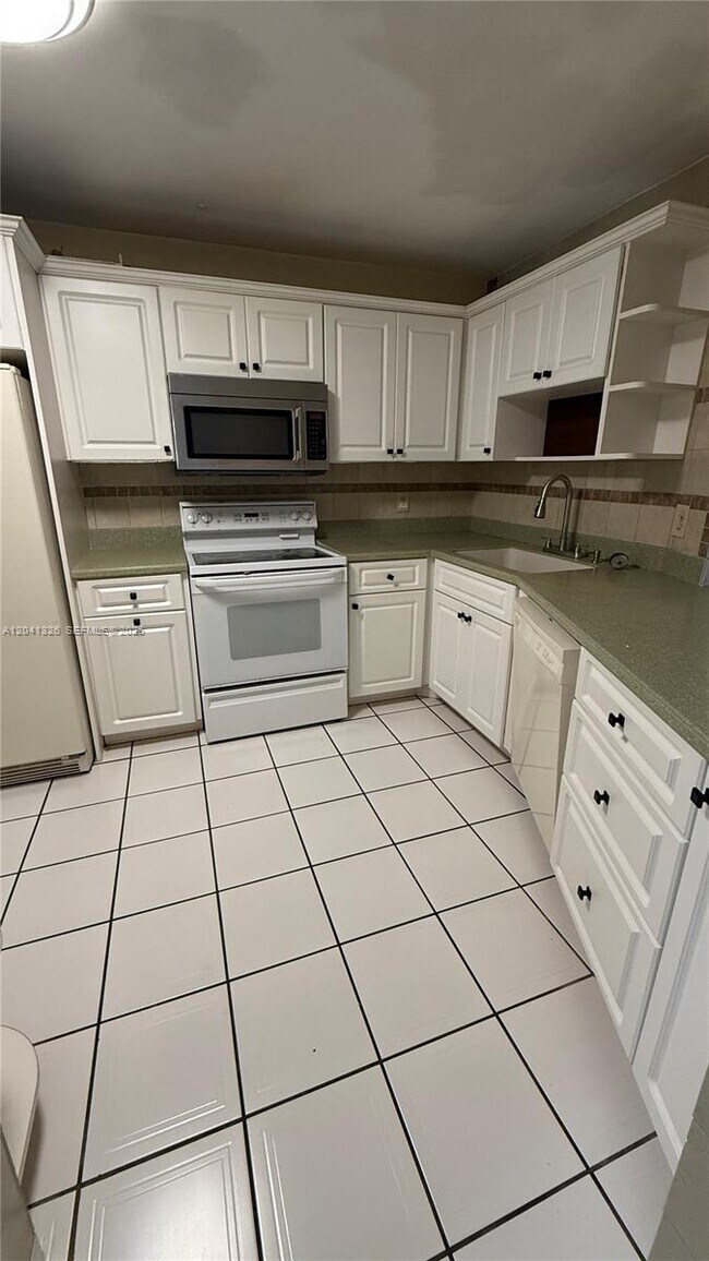 Photo - 1770 NE 191st St Unit 114-1
