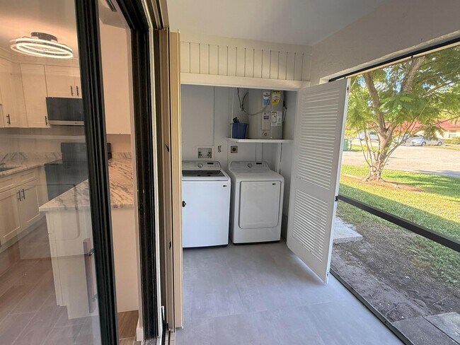 Photo - 440 Glenwood Dr