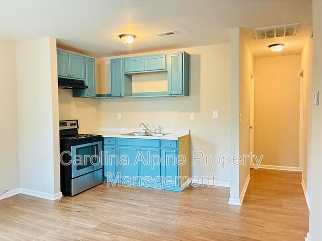Photo - 407 Gardner St