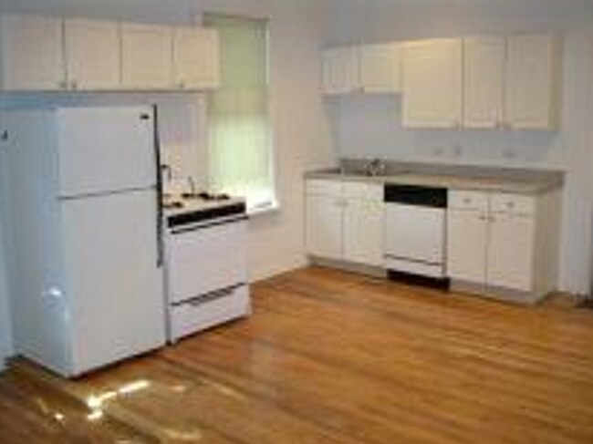 Photo - 3250 N Lakewood Ave Apartment