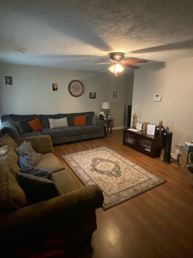 Photo - 915 Joseph club dr