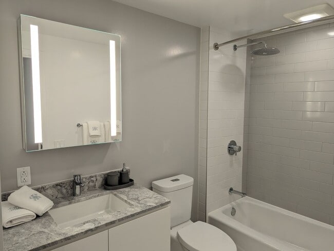 Photo - 2160 Unit 3106