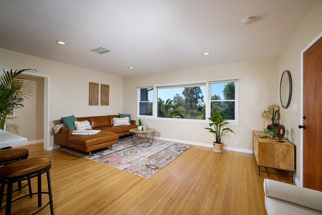 Photo - 2136 Foothill Dr