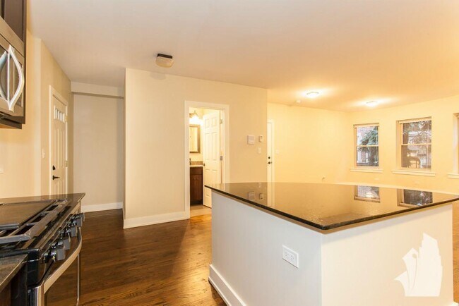 Photo - 5060 North Winchester,-1W Unit 1W