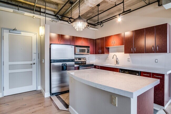 Photo - 114 W Adams St Unit 610