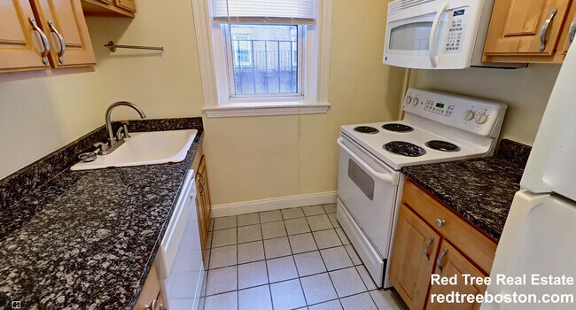 Photo - 120 Peterborough St Unit 11