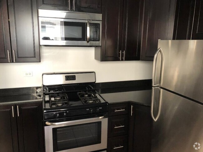 Building Photo - 1 bedroom in CHICAGO IL 60626 Unit B1 Rental