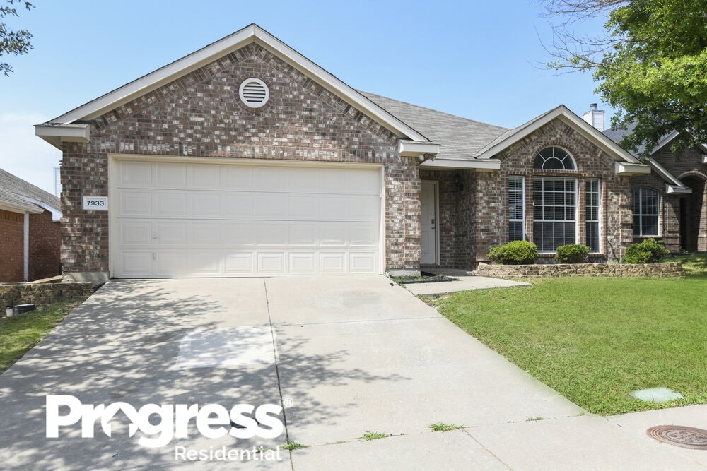 Photo - 7933 Greengate Dr