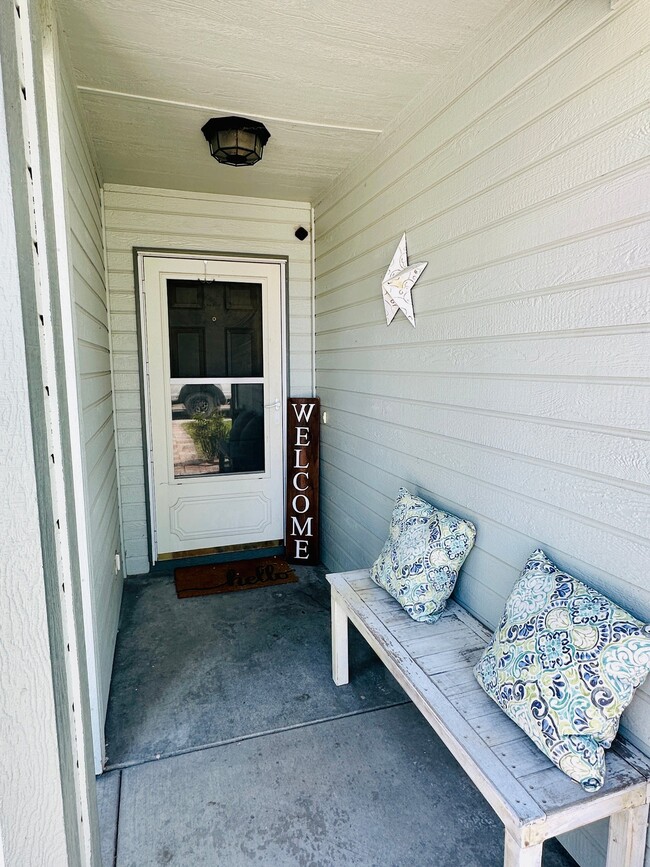Photo - 1717 W Topanga Dr