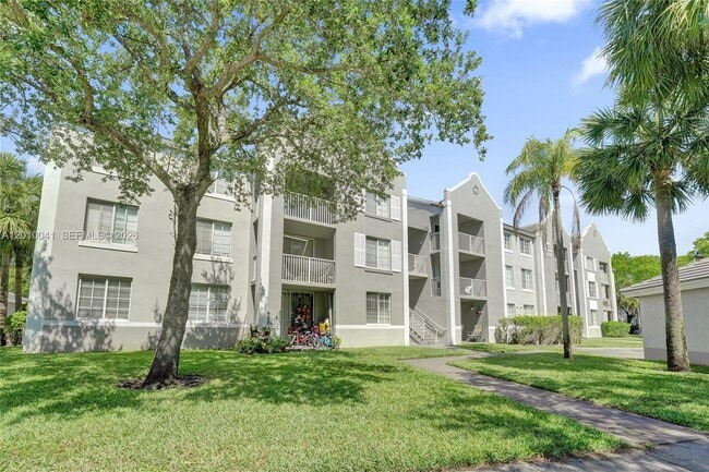 Building Photo - 631 SW 111th Ln Unit 306