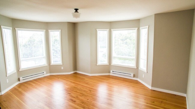 Photo - Clairemont Apartments