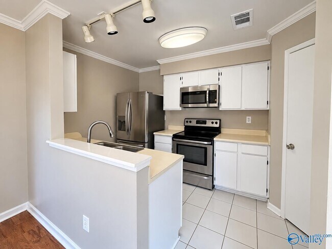 101 Westscott Dr