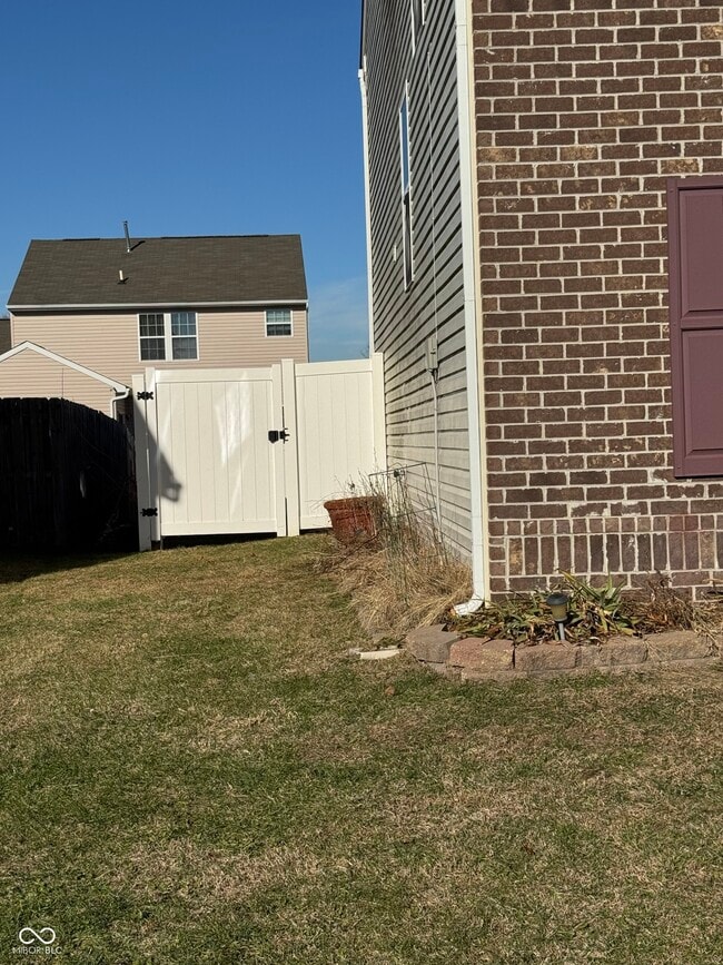 Photo - 8348 Burket Way