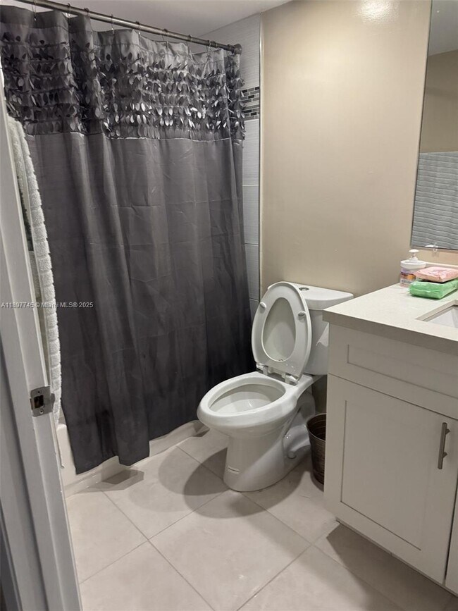Photo - 827 NE 199th St Unit 102