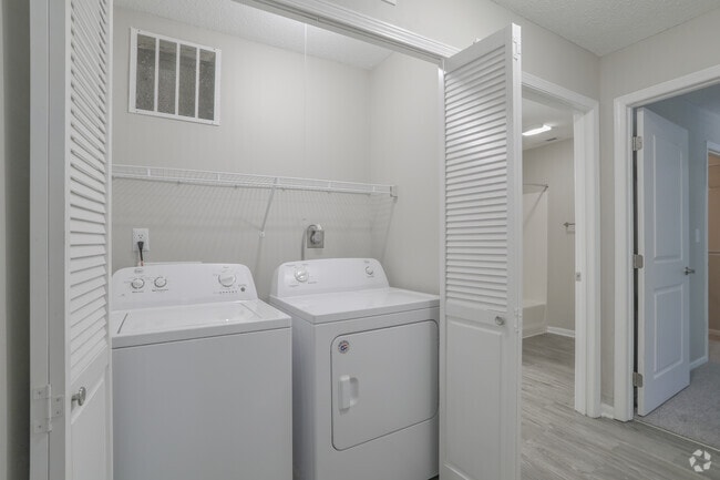 2 BR, 1 BA - In-Unit Laundry