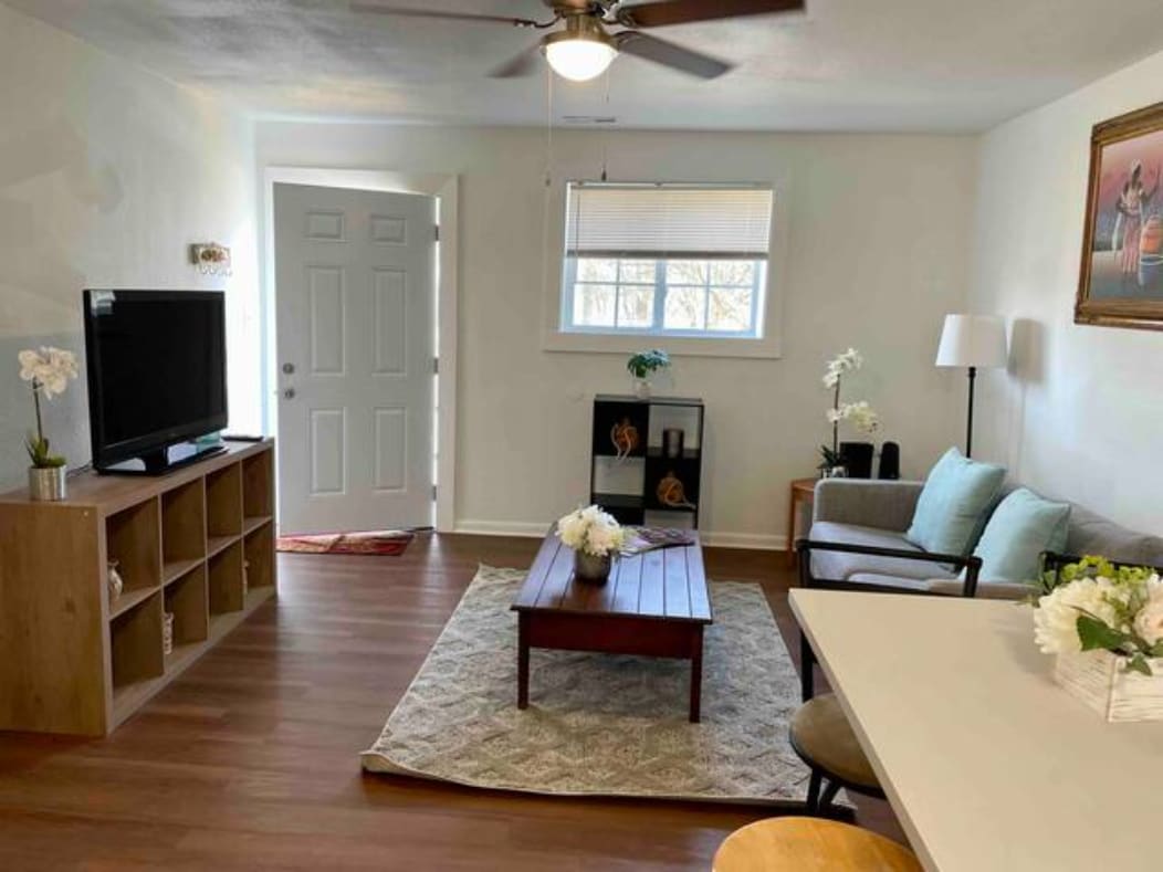 Living area - 822 2nd St SW (Hickory, NC)