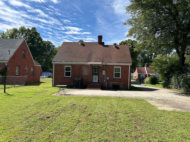 Photo - 3 Bedroom 1 Bathroom Brick Cape