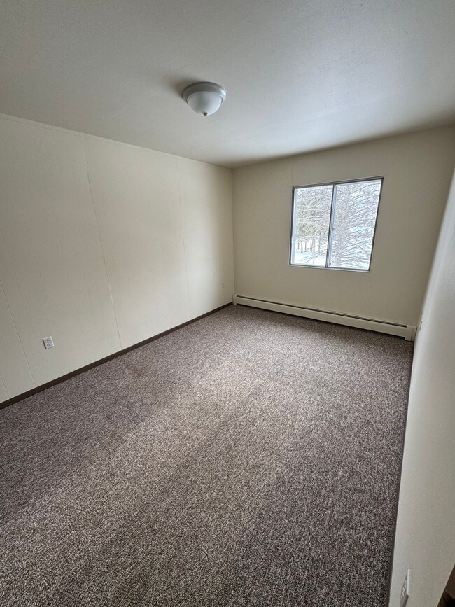 Bedroom - Village Green West Apartments