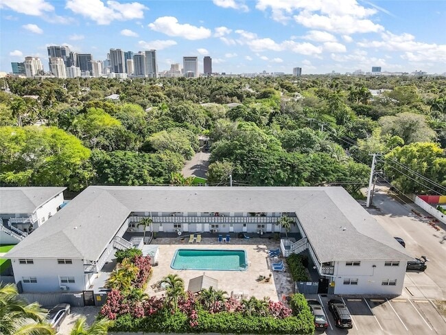 Building Photo - 626 SW 14th Ave Unit 114