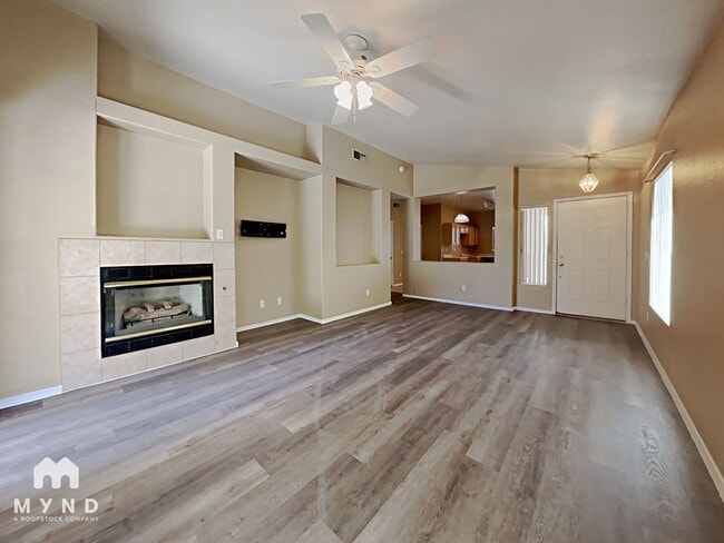 Photo - 685 E Cantebria Dr