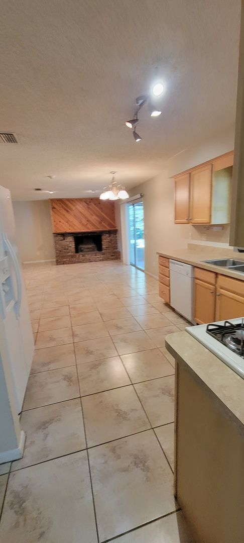 Photo - 2220 NW 14th Ave