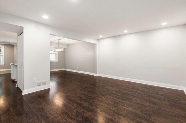 Photo - 6420 Thomas Paine Ct