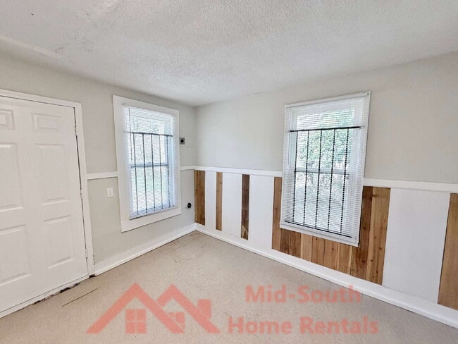 Photo - 1417 Rayner St