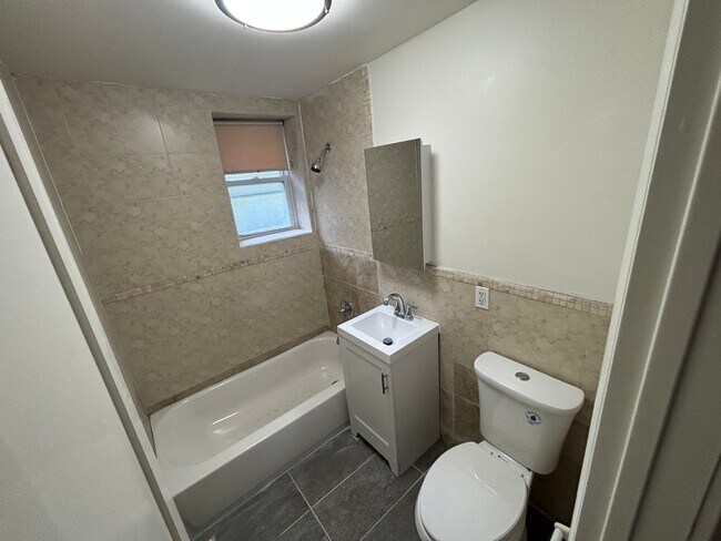 Photo - 140 71st St