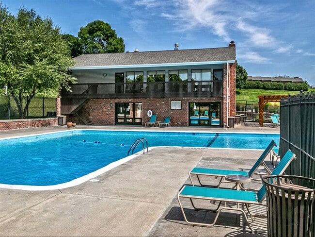 Building Photo - Club at Highland Park Rental