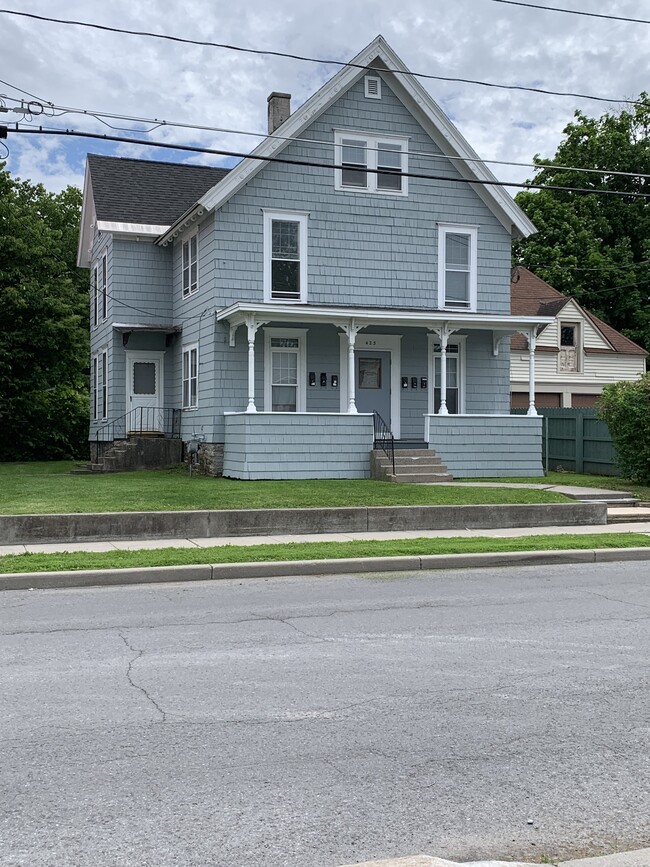 Photo - 423 Gotham St