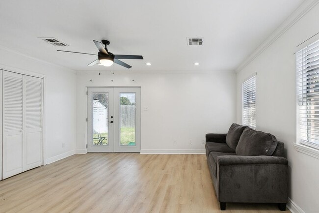Photo - 4659 Dart St