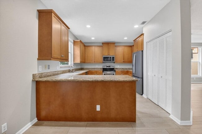 Photo - 18196 Clear Brook Cir