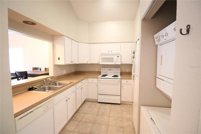 Photo - 9158 SW 51st Rd Unidad J303