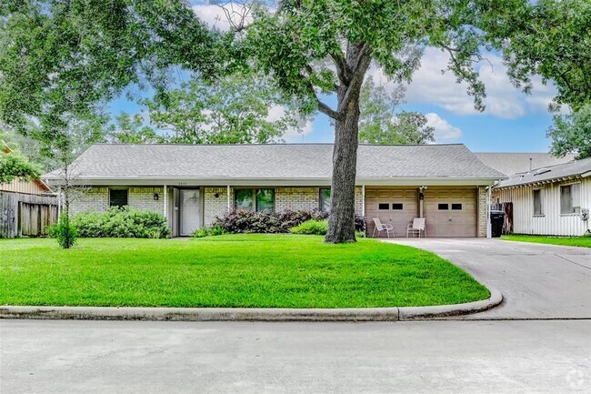 Building Photo - 2015 Mapleton Dr Rental