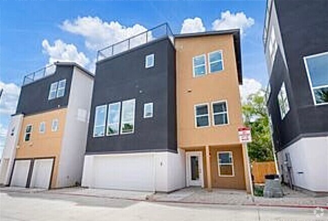Building Photo - 96 Lewis St Rental