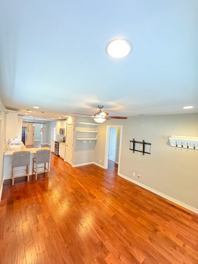 Living Room - 1039 E Robson St