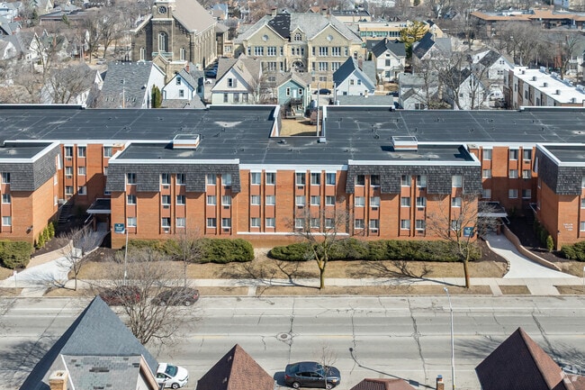 Photo - Oakland Manor