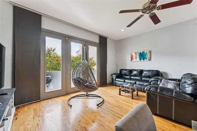 Building Photo - 2020 Tuam St Rental