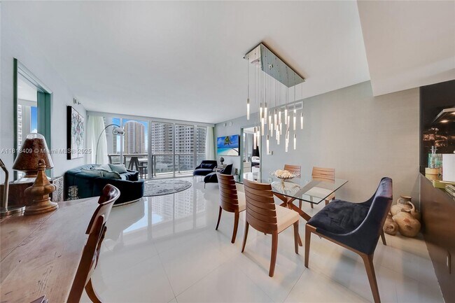 Building Photo - 465 Brickell Ave Unit 1019 Rental