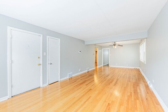 Photo - 7637 S Essex Ave