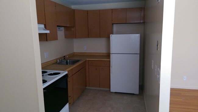 Kitchen - 110 Main St Unit 122A