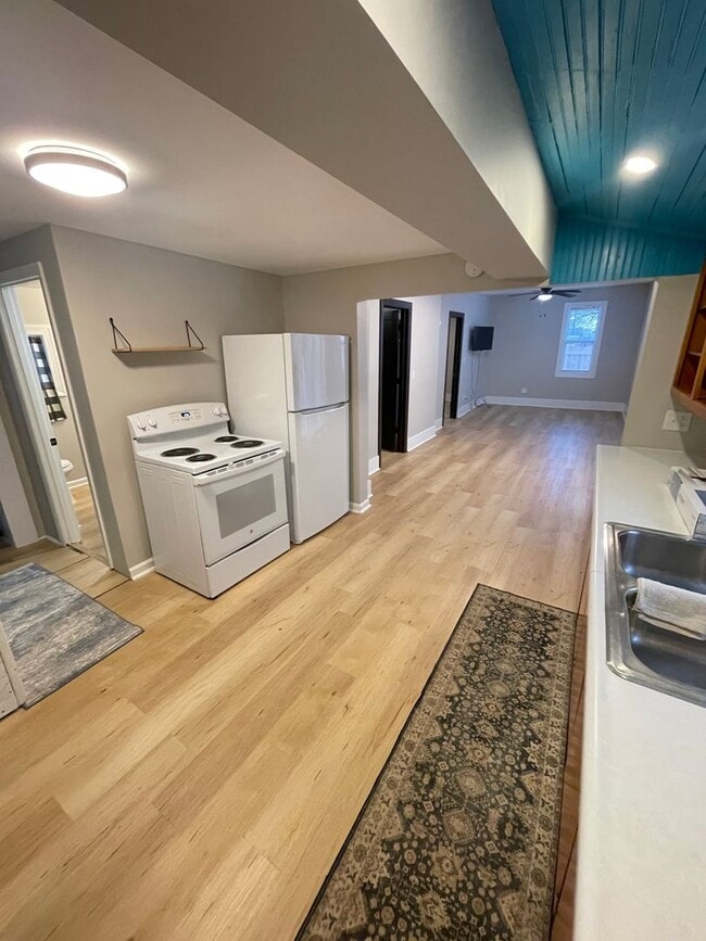 Photo - AVAILABLE NOW! - 2 Bed, 1 Bath Home In Superior!