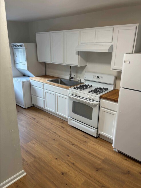 20 Whitmore St Unit Side Unit