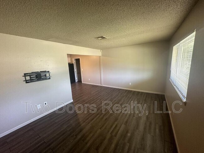 Photo - 1452 NE 11th St