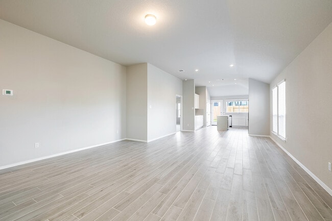 Photo - 105 Crescent St