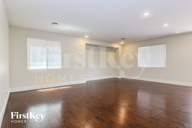 Photo - 9742 Marcelline Ave